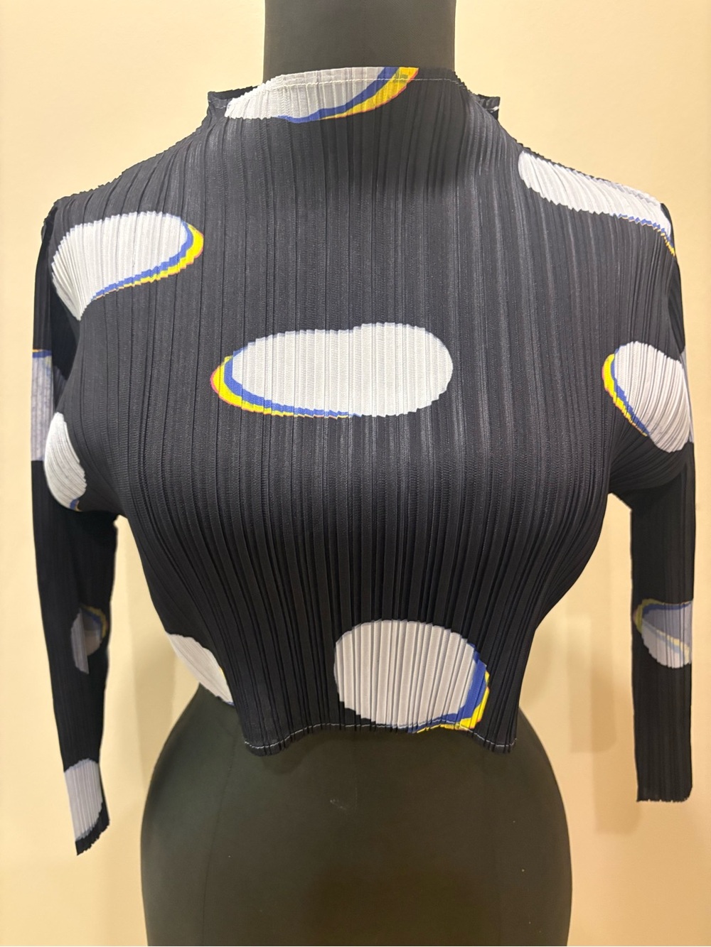 Brand new 3D pleated Kandinsky style Long-Sleeve Crop Top